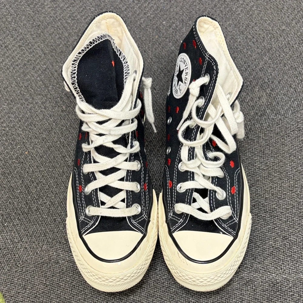 Converse Red Lip Sneakers 💋 - Picture 2 of 6
